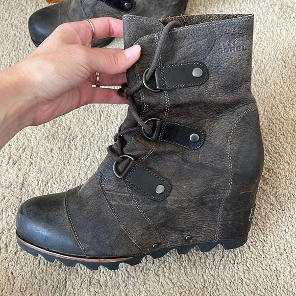 SOREL Joan Of Arctic Wedge Boot W’s 9 Leather Lug Sole NL1987-028 Dark Grey - Picture 6 of 15